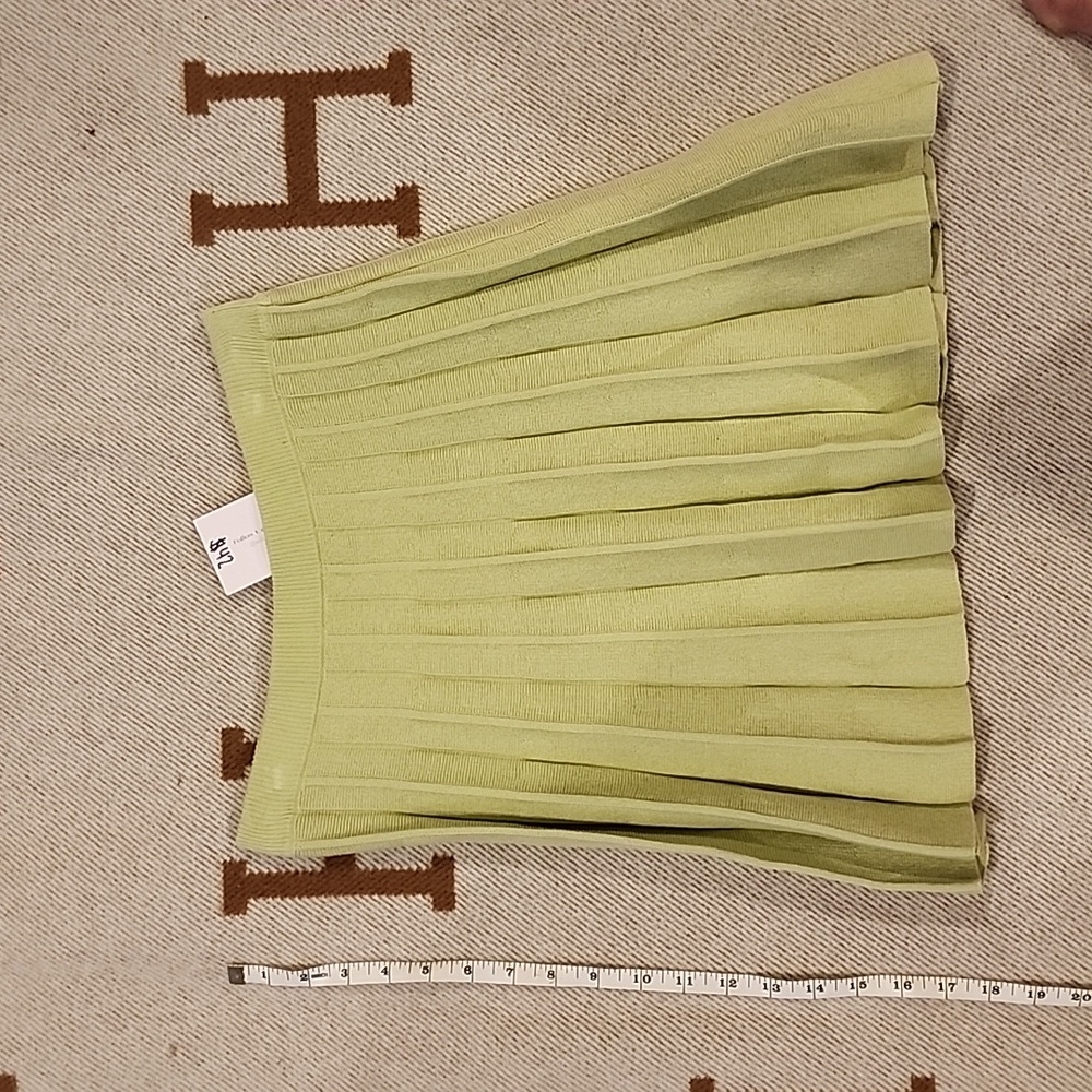 Mini skirt - Picture 2 of 2